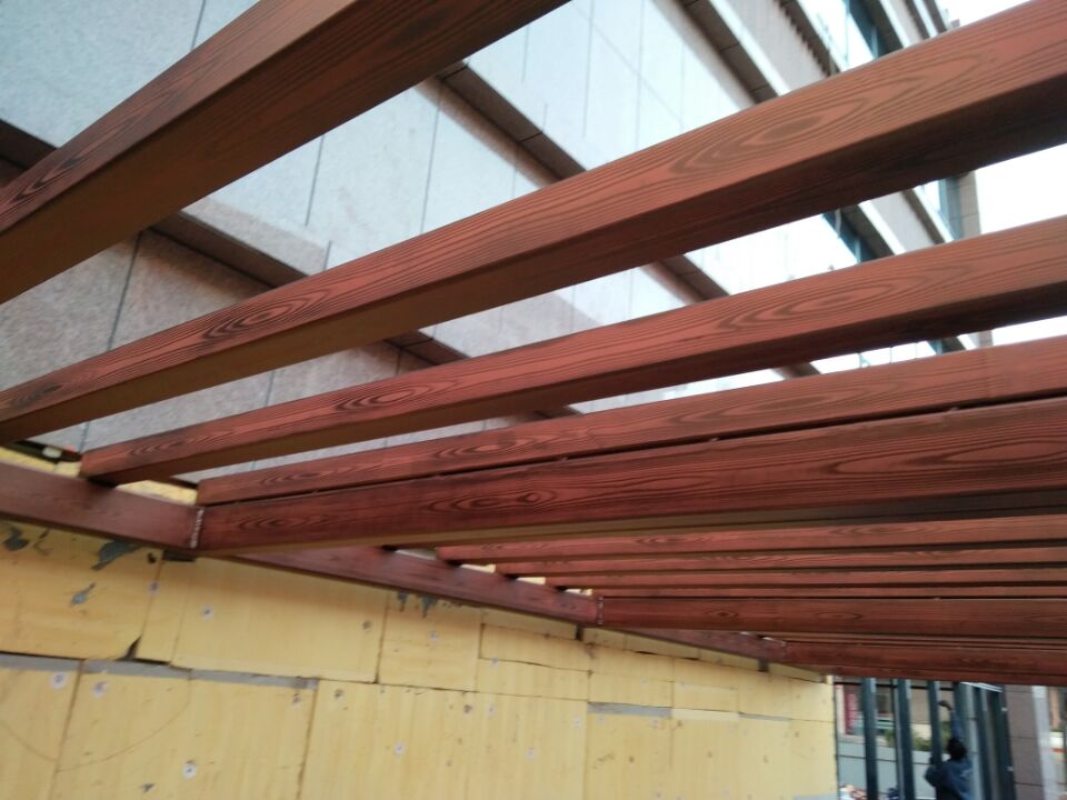 車庫出入口鋼結構雨棚仿木紋漆